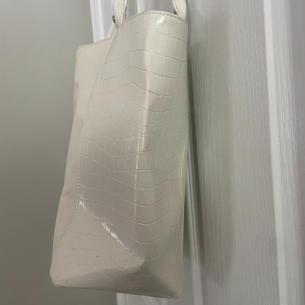 White Tote w/ Hot Pink Interior - Picture 4 of 9